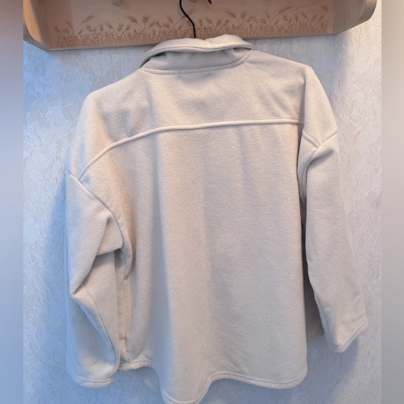 Cream fleas shacket -medium - Picture 2 of 2